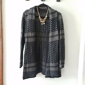 BCBG Knit heavy sweater with pockets